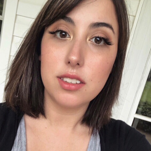 Meet your Posher, Caitlyn - Picture 1 of 1